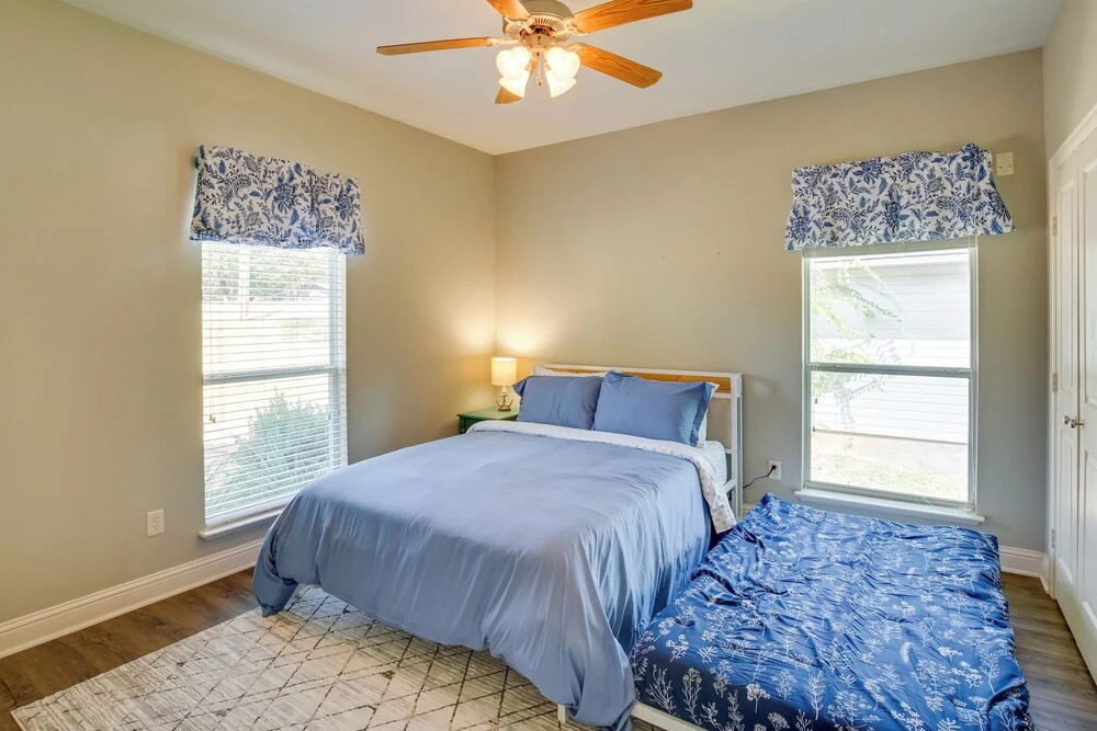 Fish & Kayak: Tranquil Cedar Creek Home!