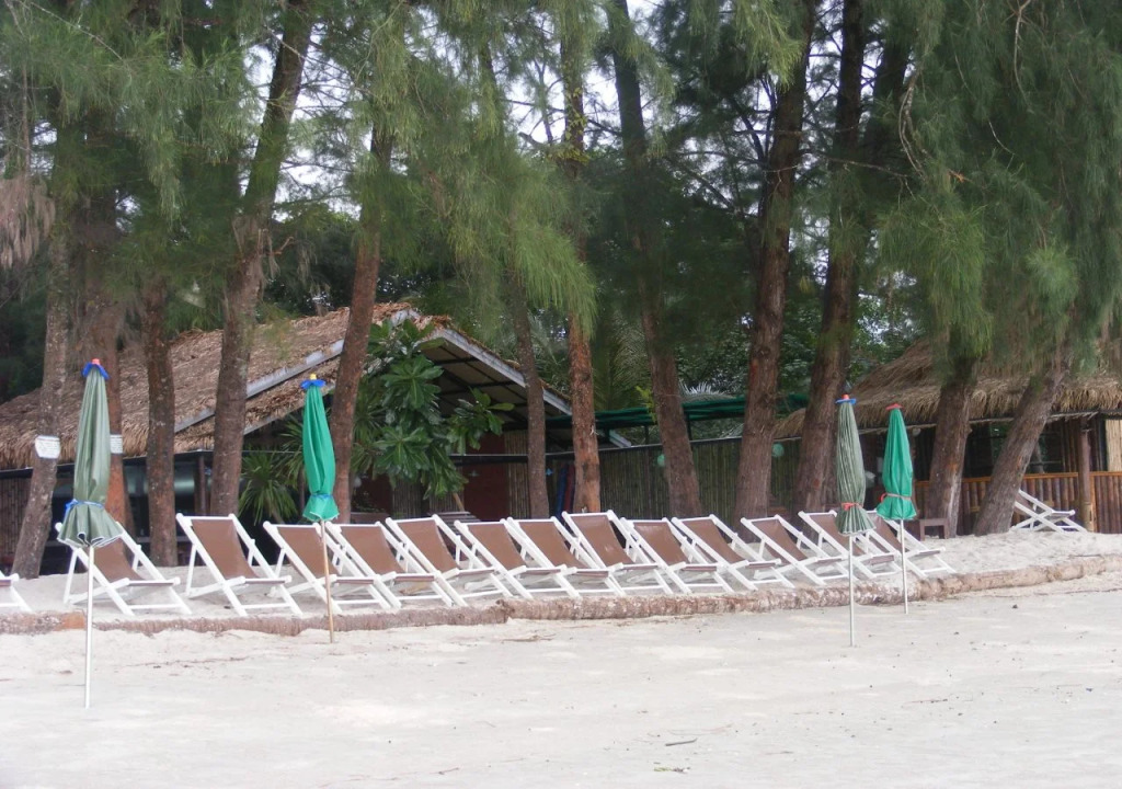 J2B Beach Bungalows