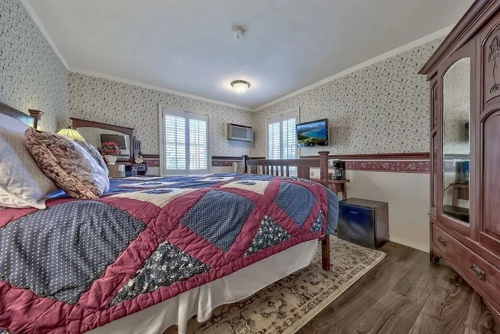 Silver Maple Inn