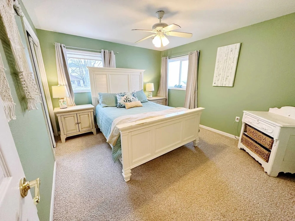 Beach Club of Oscoda Garden Cottage on the Lake