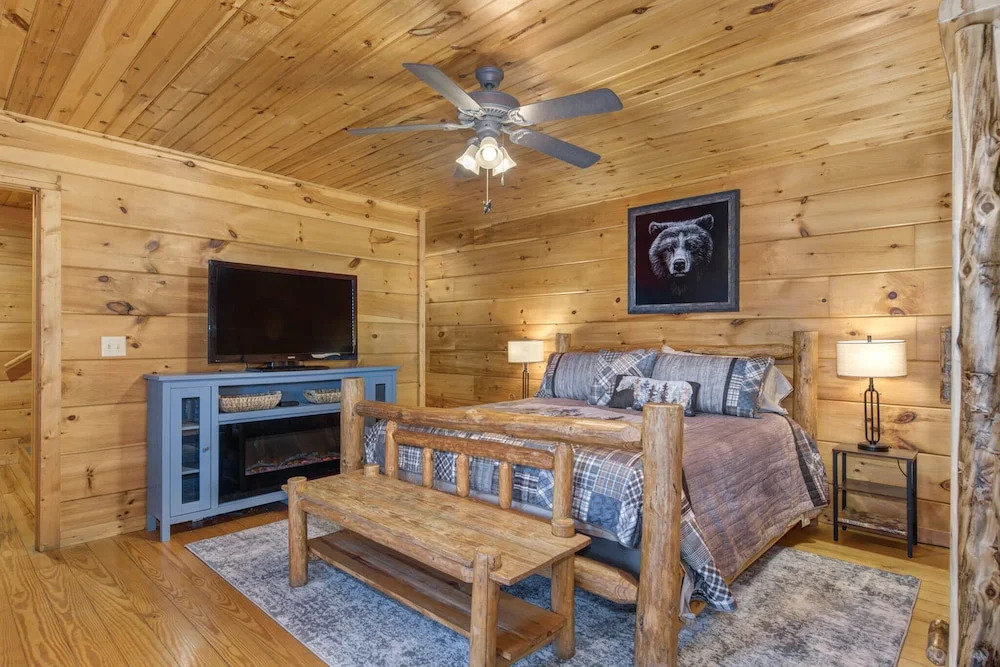 Only Dreamin' Cabin w/ Private Hot Tub