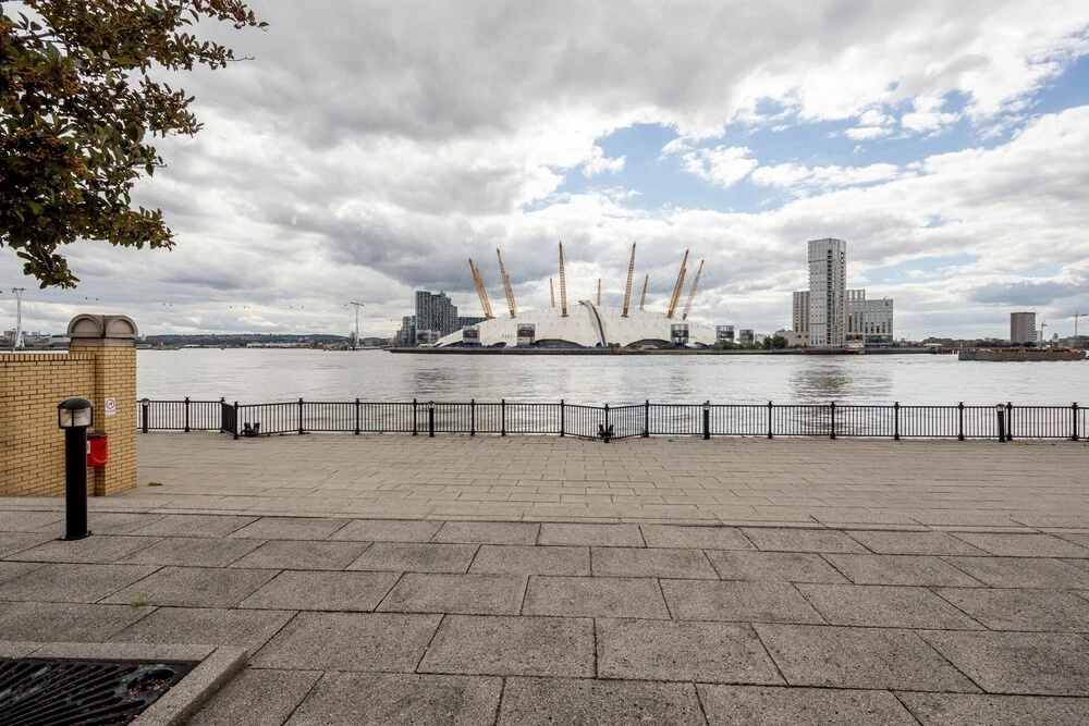 Settlers court - London Docklands East India Quays by ASH Cosy Apartments