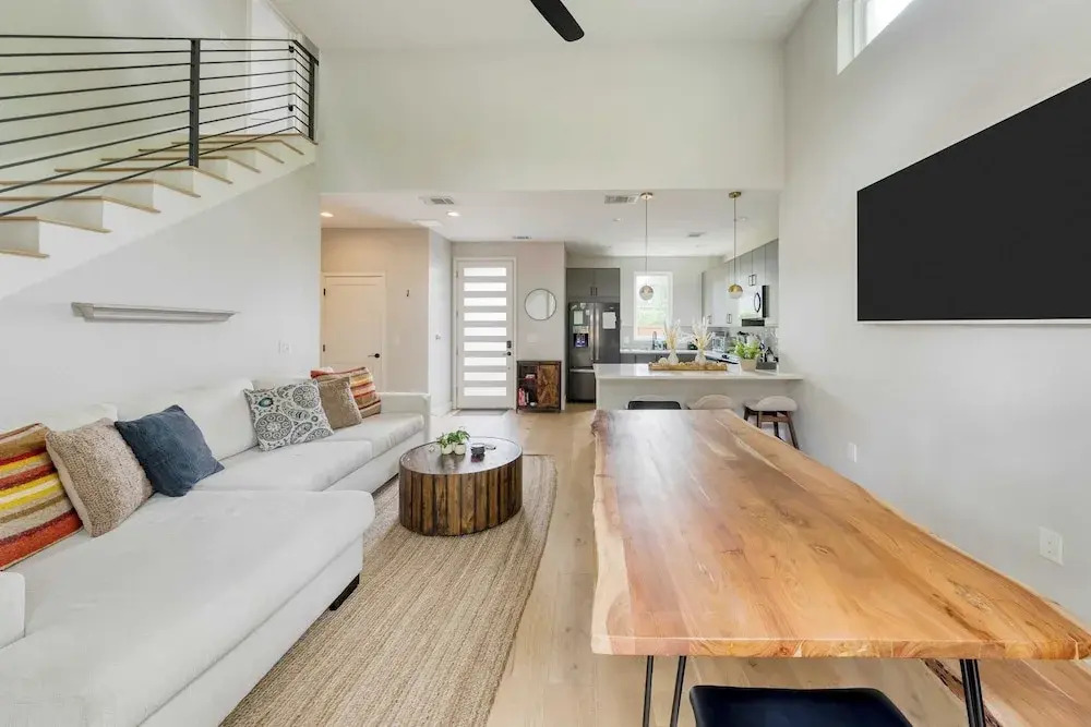 Private Pool, Firepit, Patio Steps to East Austin Dining, Music, Art, Murals