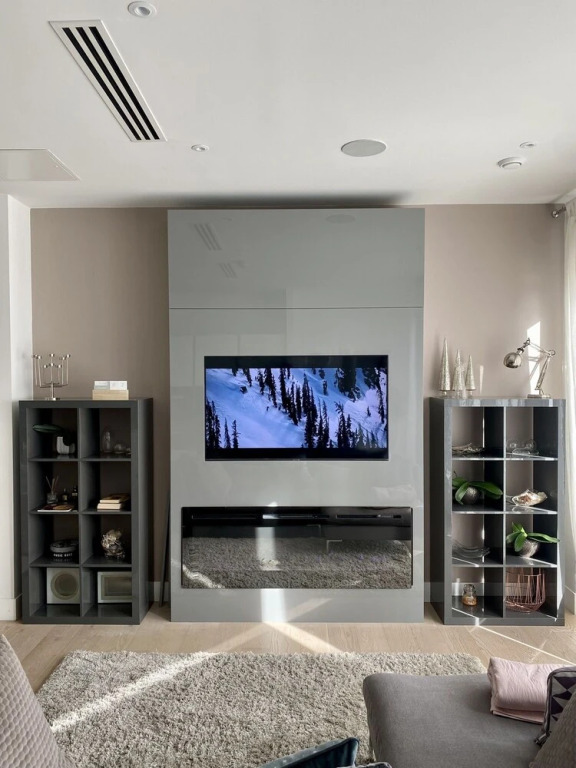 Thames Riverside Apartment in London