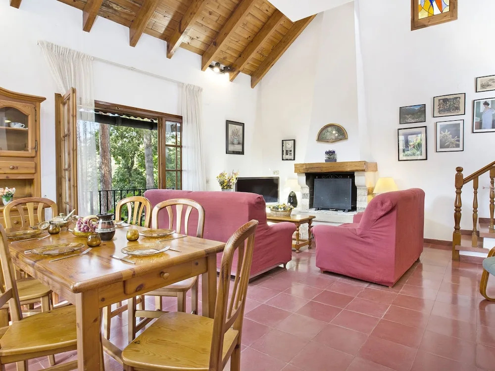 Cute House with Wooden Shutters Large Enclosed Garden near Lloret de Mar