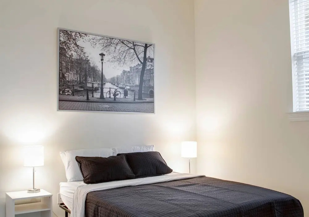 Fun 1 BR Apt In Popular NODA