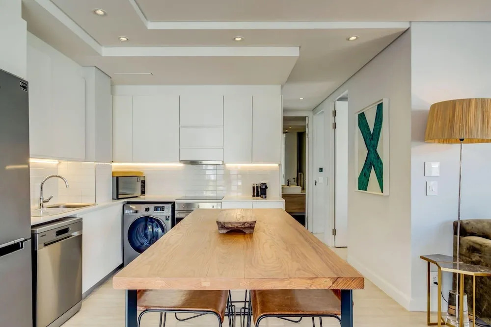 Beautiful Apartment With Mountain Views 404 on N