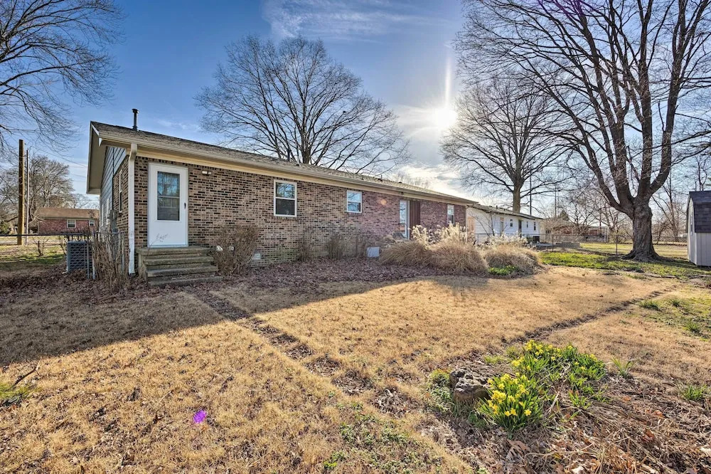 Bentonville Home ~ 1 Mi from Downtown