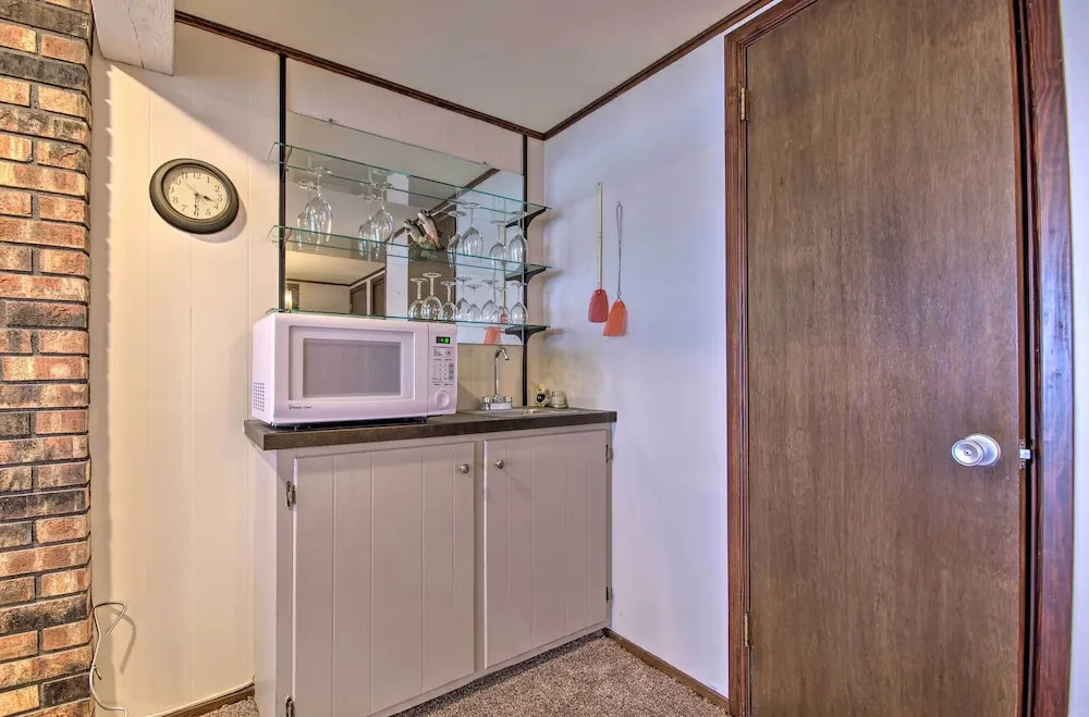 Sunrise Beach Cottage w/ Dock & Boat Launch!