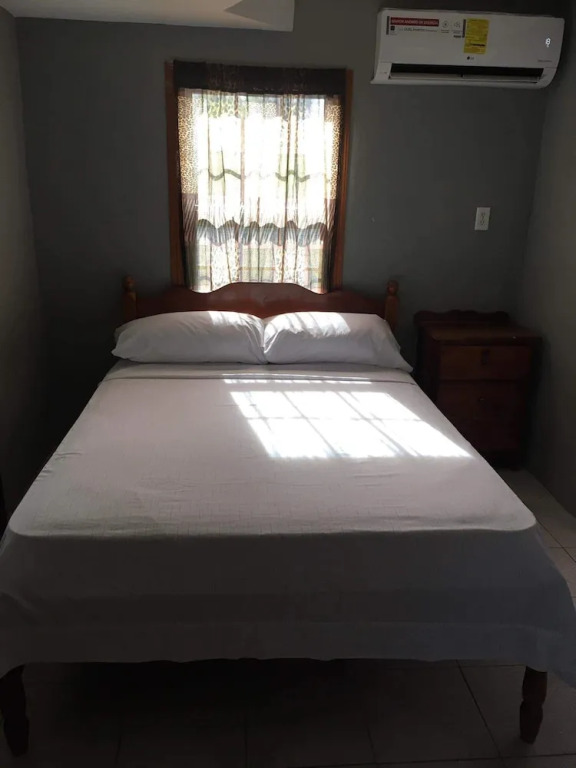 Lorraine's Guest House