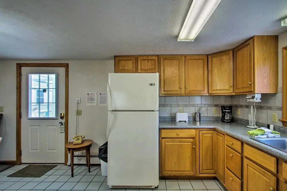 Apt. Walking Distance to OOB Pier & Saco Bay