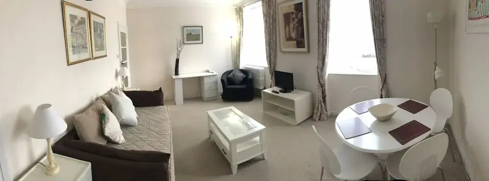 Elegant & Bright English Style 1 Bed Hyde Park