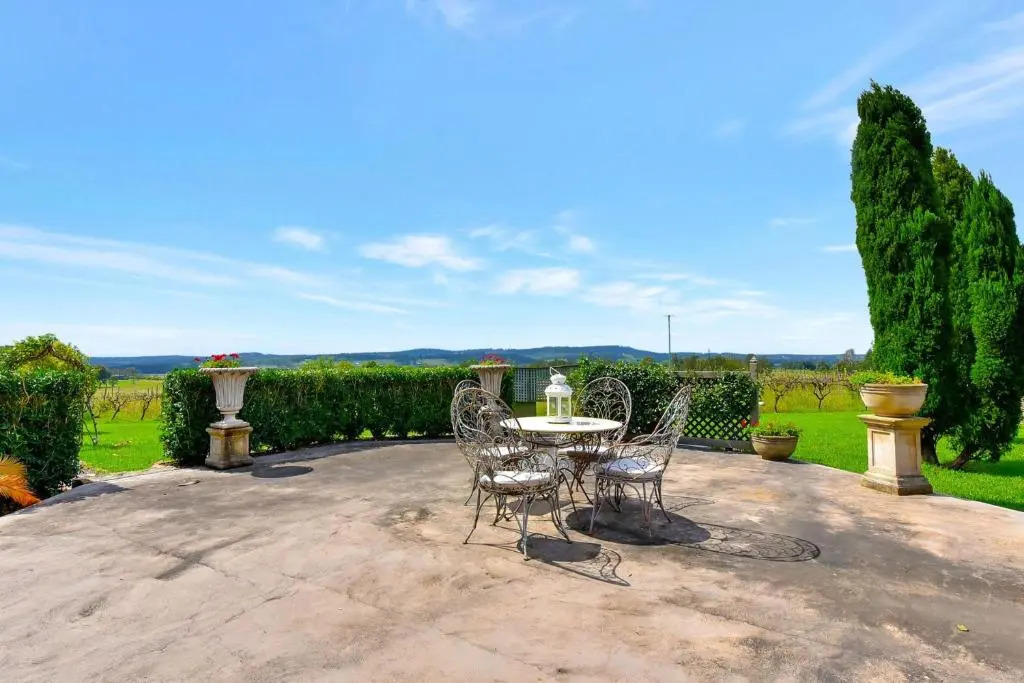 Blueberry Hill Vineyard Stay