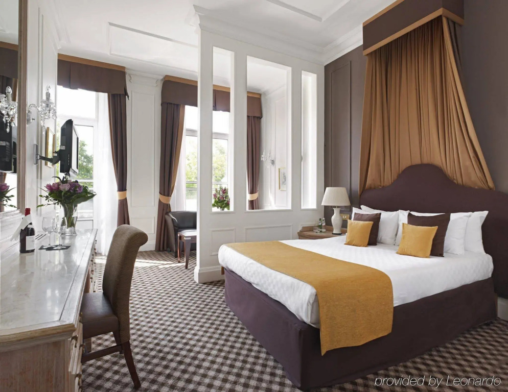 Thistle Hyde Park Hotel