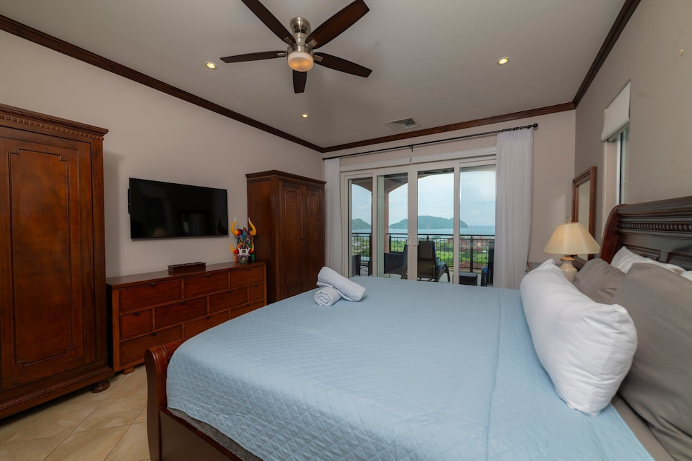 Altavista 4C 3 bdr Ocean View in Los Suenos