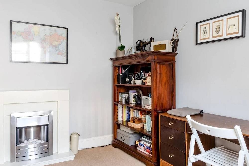 Elegant 2 Br Apartment in W/Garden, Fits 6