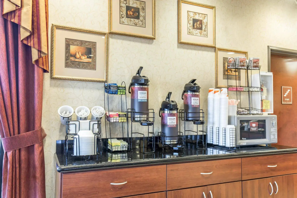 Comfort Inn & Suites Las Vegas - Nellis