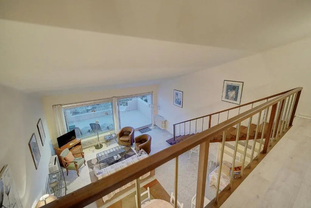 SUPERBE DUPLEX IDEALEMENT SITUE PROCHE PLAGES AVEC GRANDE TERRASSE VUE PORT !l A1B59