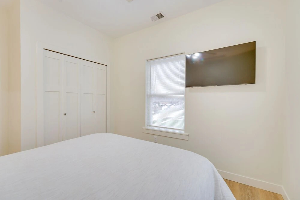 Sleek Apartment Near St Clair City Boat Harbor!