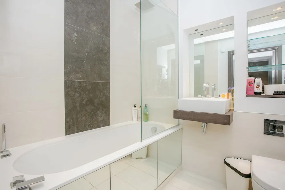 1 Bedroom Flat In East Putney