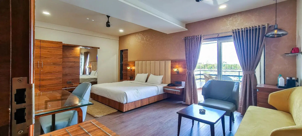 ROYAL CLIFF HOTEL & RESORTS
