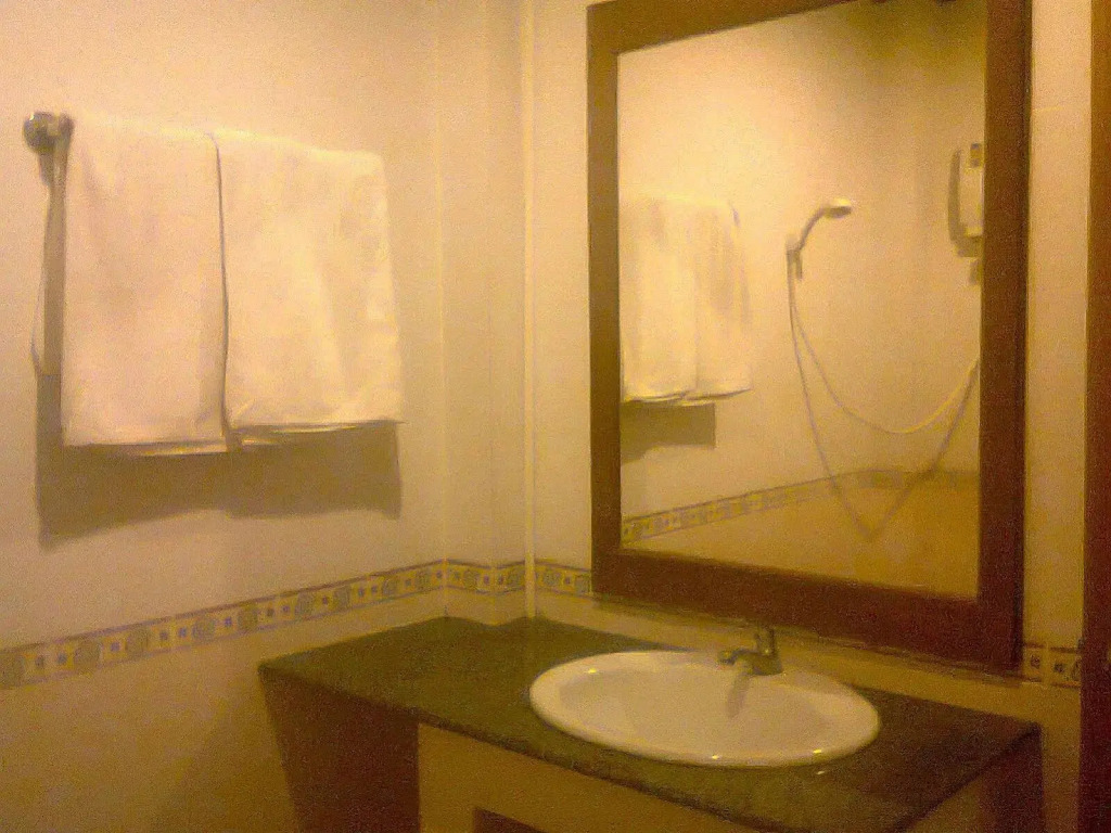 Black & White Guesthouse & Minimart