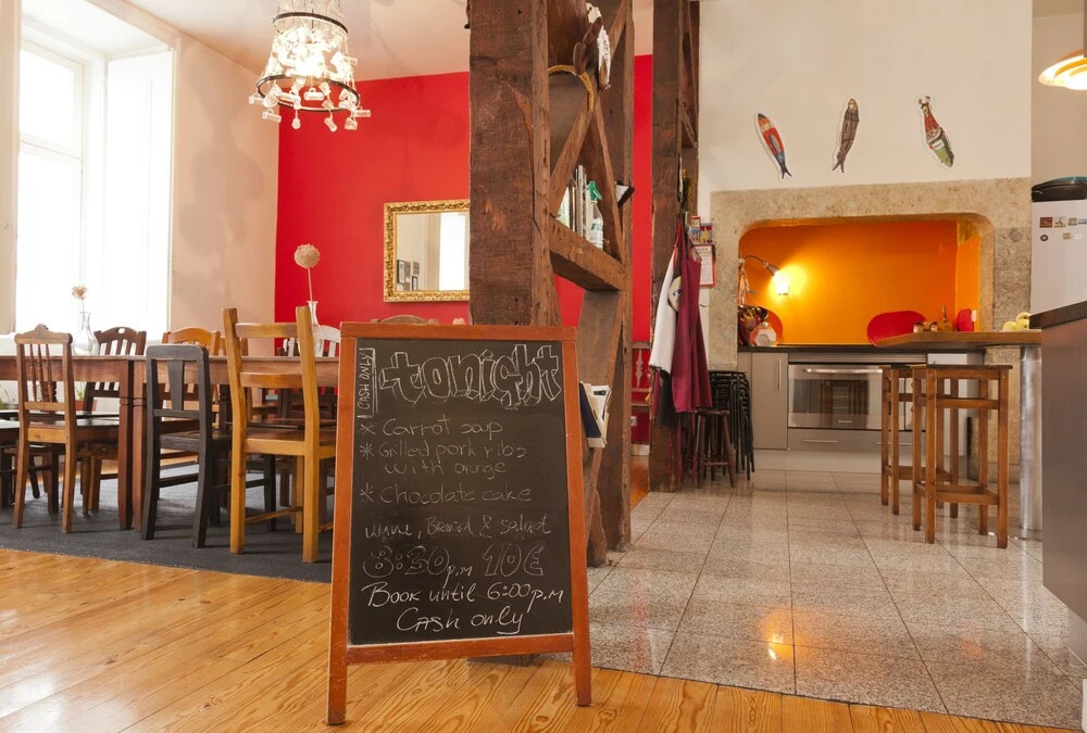 Living Lounge Hostel