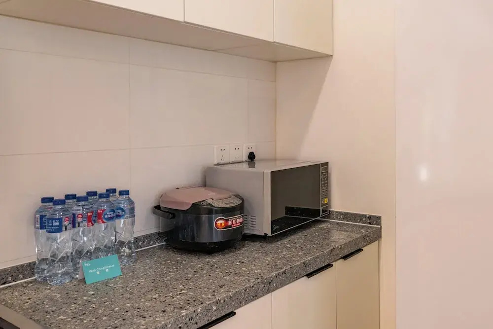 Tyms Bright 2BR 1BA Apt Xuhui Center