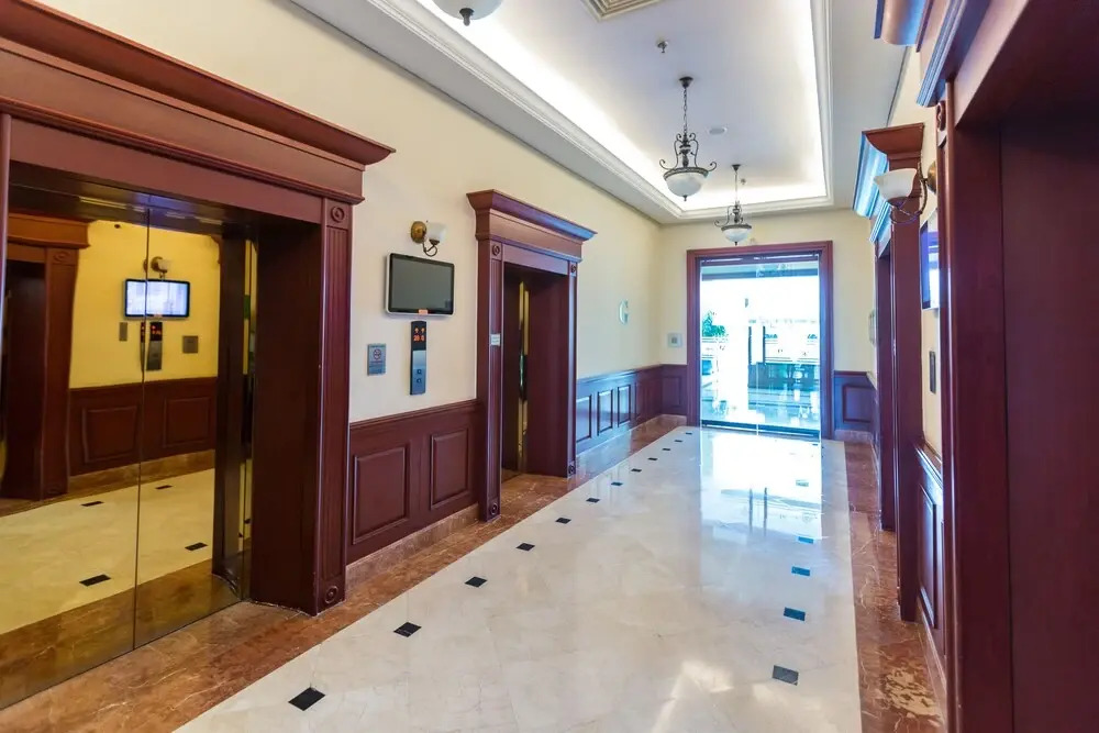 The Manor Luxury 1BR Apartment Center
