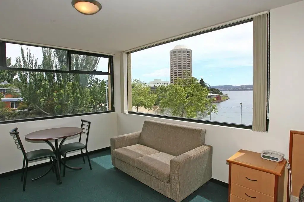 429 Apartments & Suites