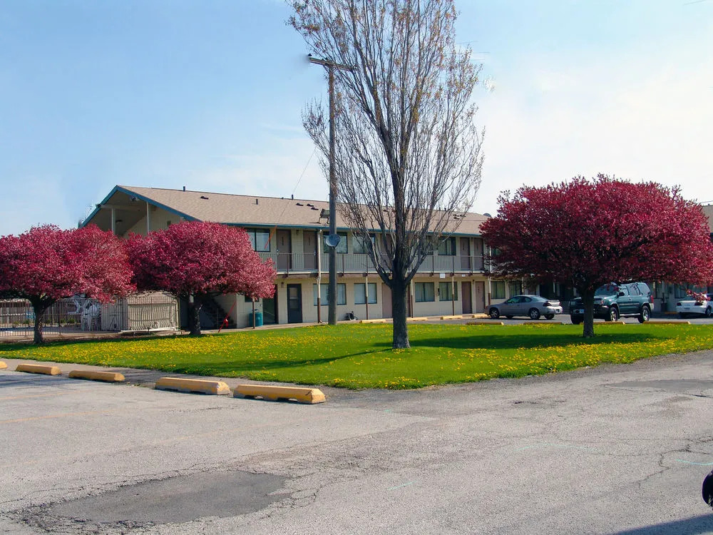 Quad City Inn
