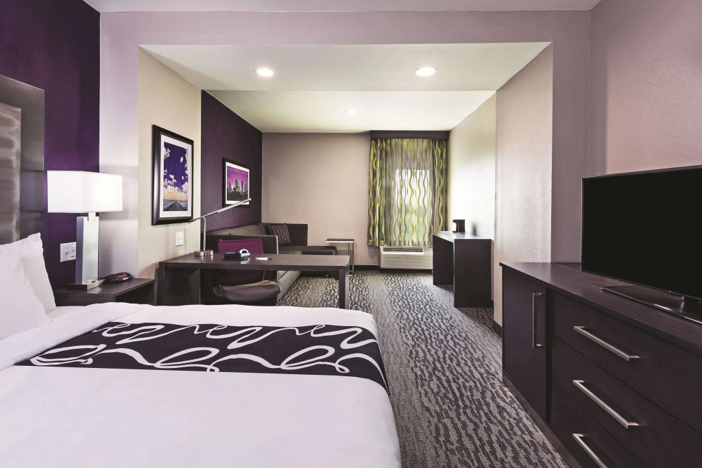 La Quinta by Wyndham College Station South