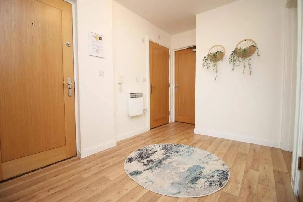 The Observatory by Mia Living 2 bedroom apartment overlooking Swansea Beach with free parking