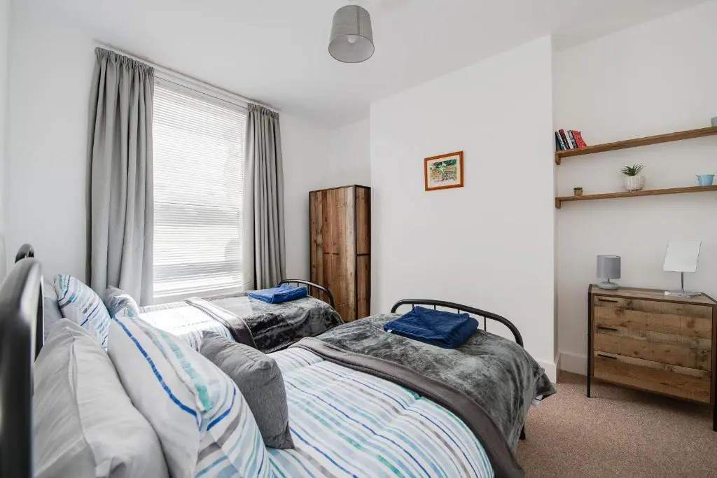 Bright 2 bedroom in Southsea. 8 min walk to seafront