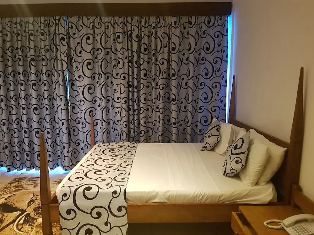 Modern Beachfront Studio Apartment B44
