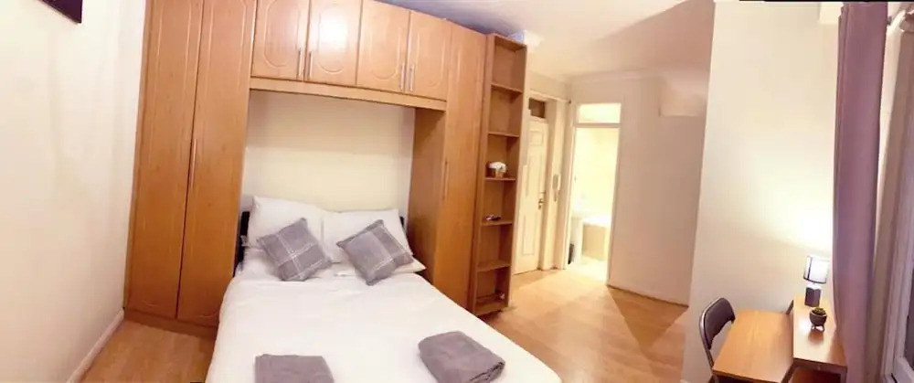 London Chelsea, Big 2 People Studio Apartment