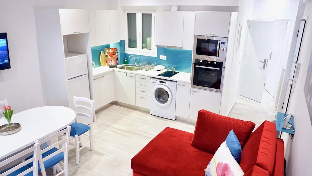 Vibrant & Cozy Apt in Athens