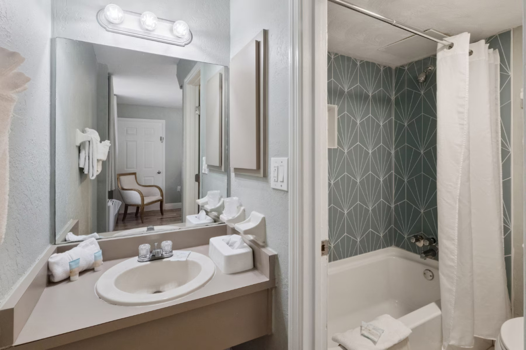 Howard Johnson by Wyndham Oceanfront Daytona Beach