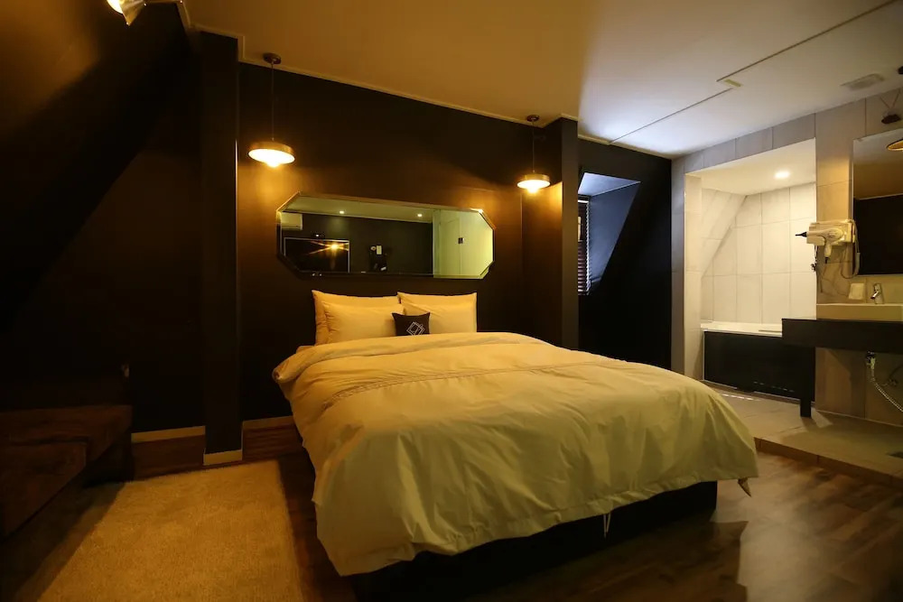 Cheongju Luce Hotel