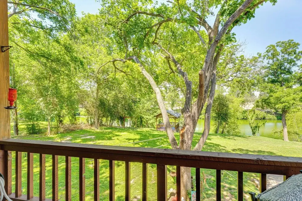 Seguin Riverfront Retreat: Fishing Dock + Kayaks!
