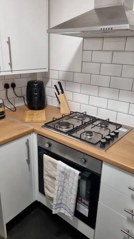 2 bed Townhouse Close to LFC Stadium