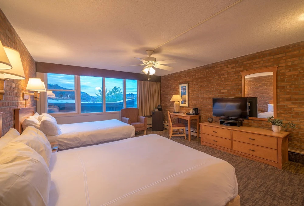 Mountain Chalet Snowmass