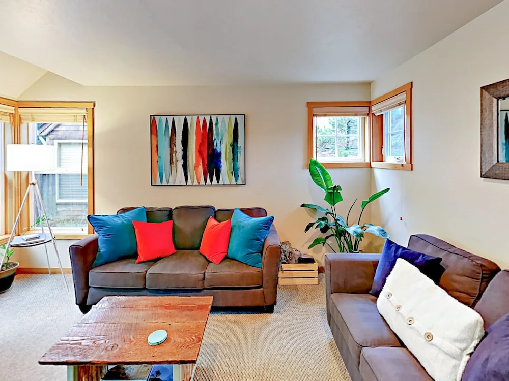 Coastal Retreat 3 Bedrooms 2 Bathrooms Home