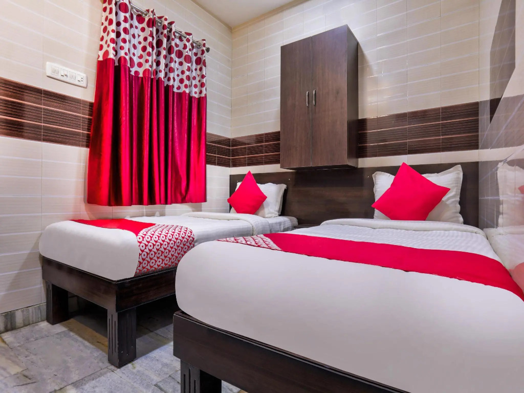 OYO Flagship 36726 Chellam Residency