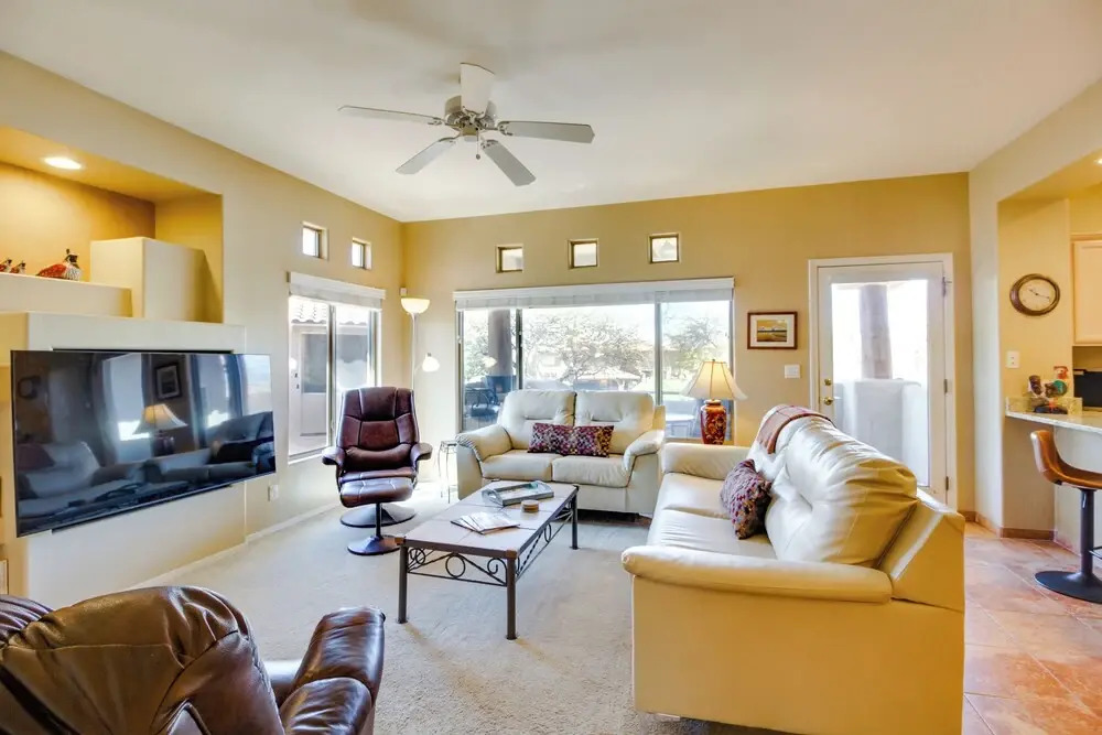 Oro Valley Condo w/ Community Pool: Near Hiking!