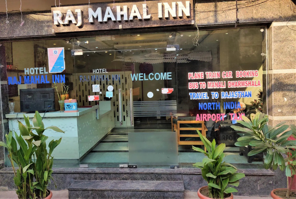 Hotel Raj Mahal Inn 2 Min Walk From New Delhi Railway Station