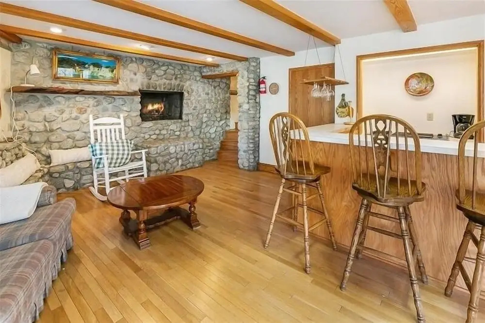 Secluded Mountain Getaway 3 Bedroom Home by RedAwning