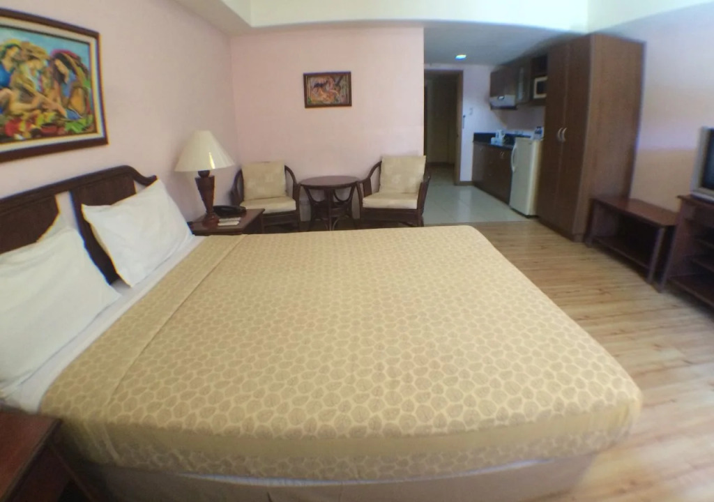 Subic Holiday Villas