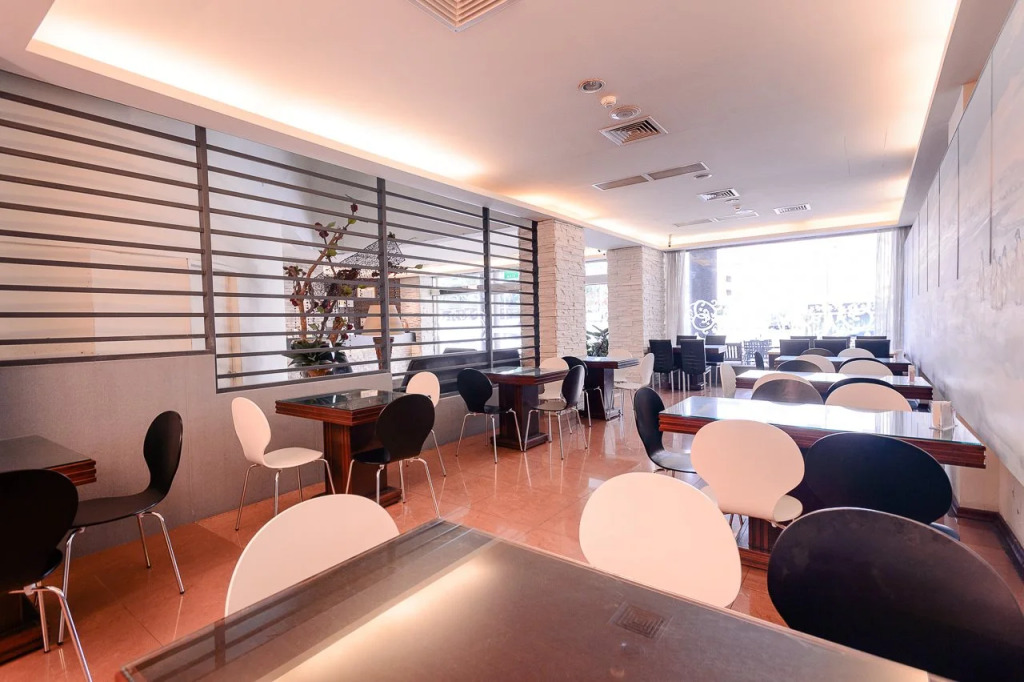Waugh Den Business Hotel