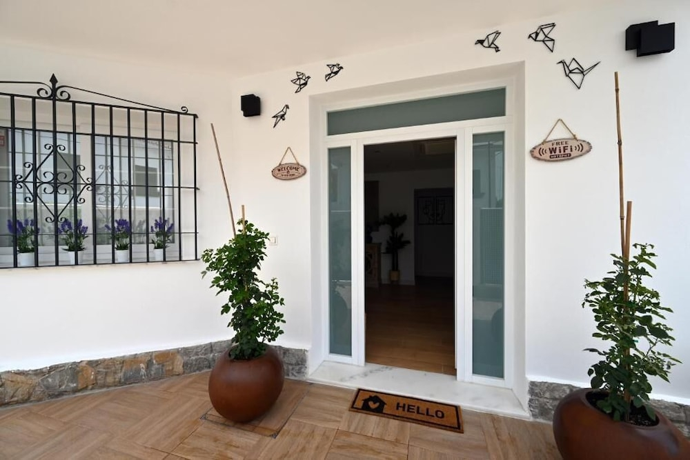 WonderStays Villa Lucía
